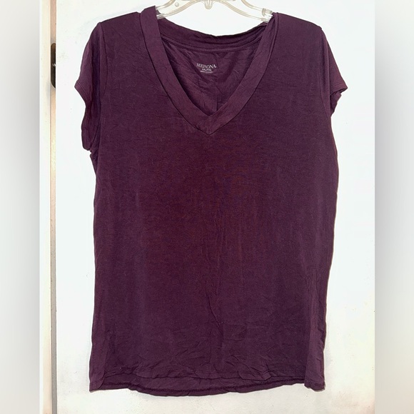 Purple v neck stretchy t-shirt. Soft A-line form fitting shirt. - Picture 1 of 3